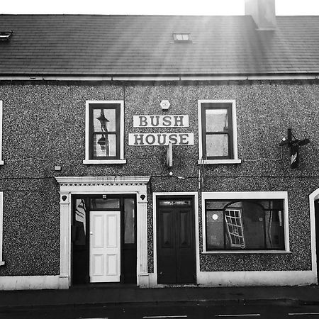 Bush House Accommodation - The Courthouse Apartment Bushmills Dış mekan fotoğraf